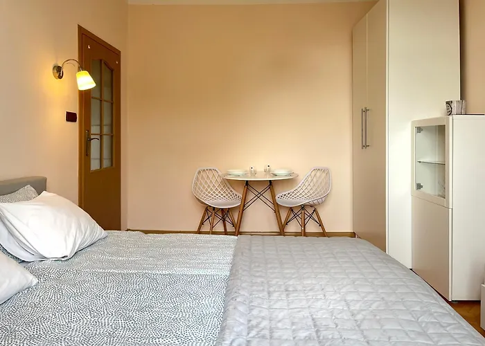 Cozy Two Bedrooms In Cracow Cracóvia