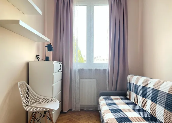 Cozy Two Bedrooms In Cracow Apartamento Cracóvia