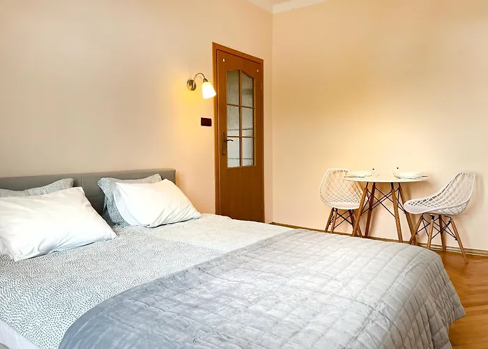 Cozy Two Bedrooms In Cracow