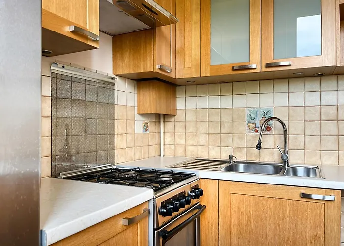 Cozy Two Bedrooms In Cracow Apartamento