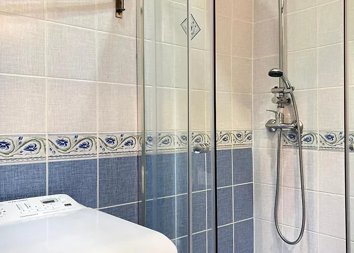 Cozy Two Bedrooms In Cracow Apartamento