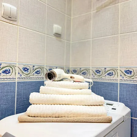 Cozy Two Bedrooms In Cracow Apartament *