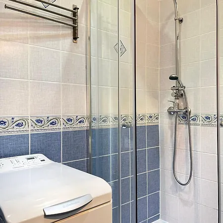 Cozy Two Bedrooms In Cracow Apartman
