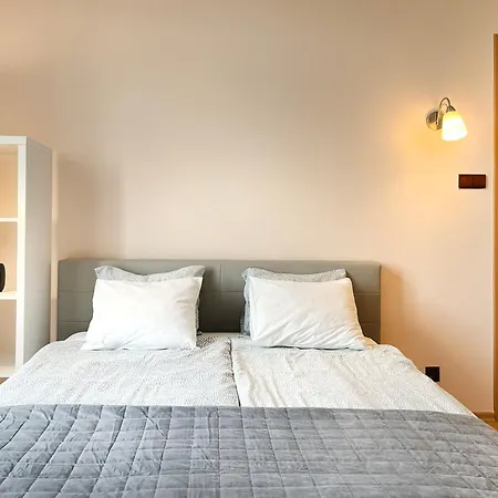 Cozy Two Bedrooms In Cracow * 克拉科夫